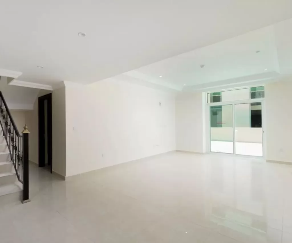 Residential Property 3 Bedrooms S/F Duplex  for rent in Lusail , Doha-Qatar #21055 - 1  image 