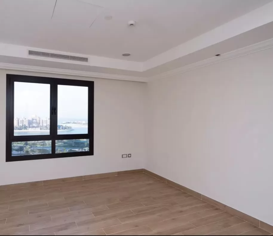 Residential Ready Property 2 Bedrooms S/F Apartment  for rent in The-Pearl-Qatar , Doha-Qatar #21068 - 1  image 