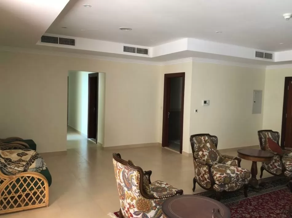Residential Ready Property 5 Bedrooms F/F Duplex  for rent in The-Pearl-Qatar , Doha-Qatar #21076 - 1  image 