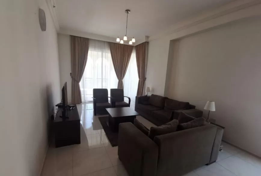 Residential Property 1 Bedroom F/F Apartment  for rent in The-Pearl-Qatar , Doha-Qatar #21086 - 1  image 