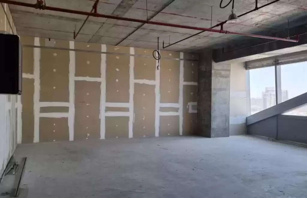 商业的 外壳和核心 U/F 办公室  出租 在 萨德 , 多哈 #21090 - 1  image 