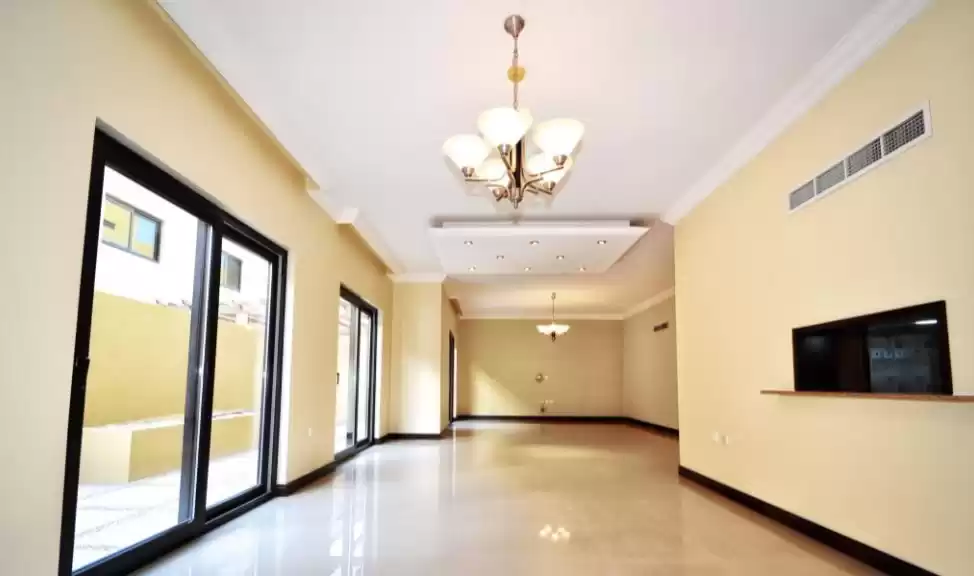 Жилой Готовая недвижимость 5 спален С/Ж Вилла в комплексе  в аренду в Аль-Садд , Доха #21098 - 1  image 