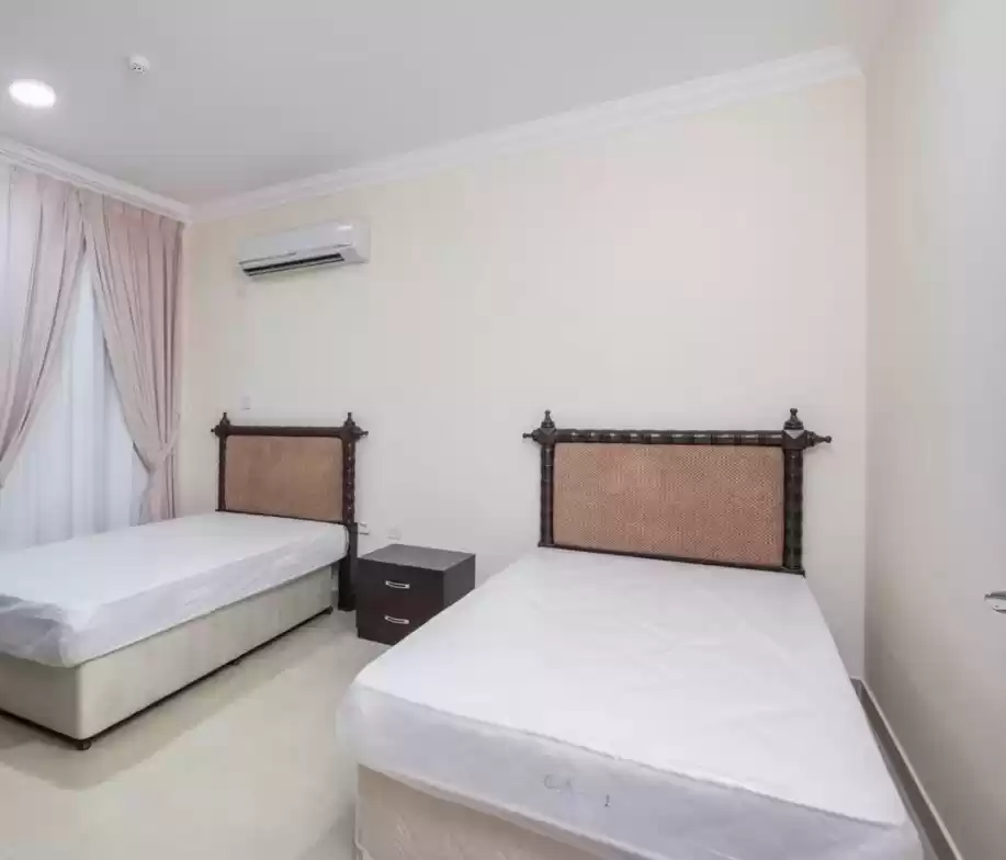 Wohn Klaar eigendom 2 Schlafzimmer S/F Wohnung  zu vermieten in Al Sadd , Doha #21104 - 1  image 