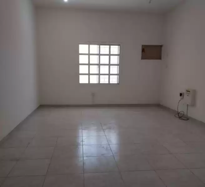 Residencial Listo Propiedad 4 habitaciones U / F Apartamento  alquiler en al-sad , Doha #21105 - 1  image 