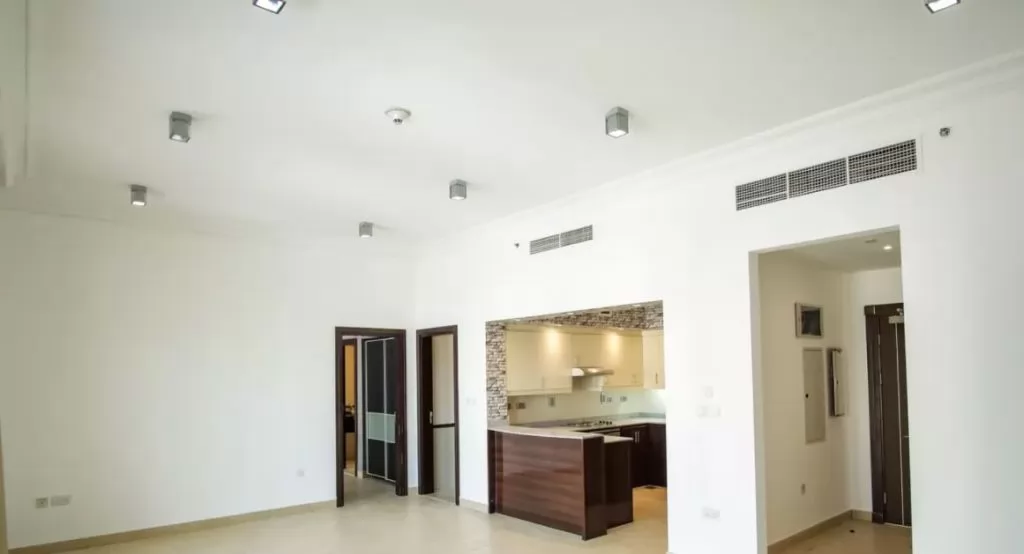 Residential Ready Property 2 Bedrooms S/F Apartment  for rent in The-Pearl-Qatar , Doha-Qatar #21106 - 1  image 