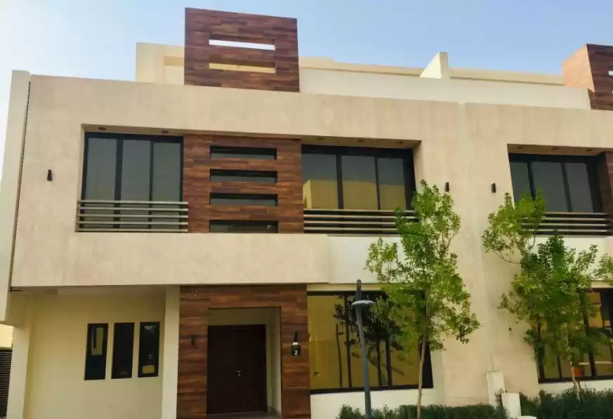 Residencial Listo Propiedad 4 habitaciones U / F Villa en Compound  alquiler en al-sad , Doha #21117 - 1  image 