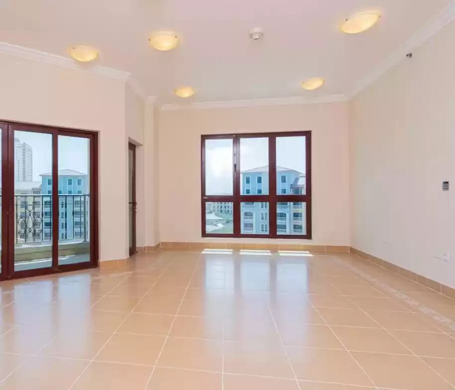 Wohn Klaar eigendom 2 Schlafzimmer U/F Wohnung  zu vermieten in Al Sadd , Doha #21132 - 1  image 