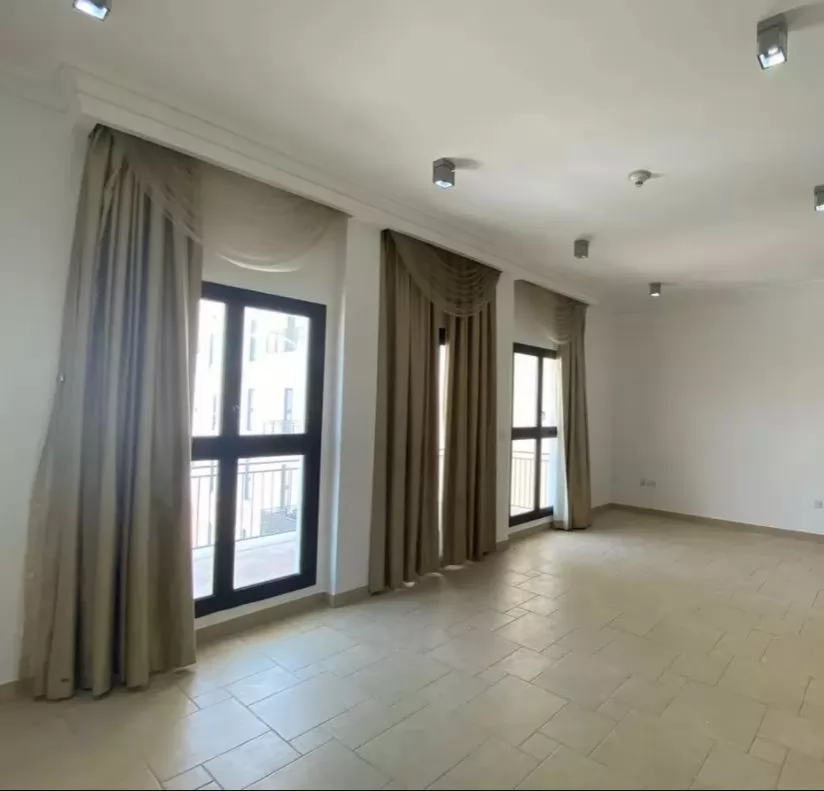 Residential Ready Property 2 Bedrooms S/F Apartment  for rent in The-Pearl-Qatar , Doha-Qatar #21141 - 1  image 