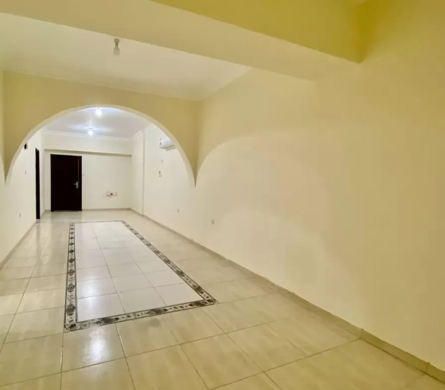 Residential Ready Property 3 Bedrooms U/F Apartment  for rent in Al-Mansoura-Street , Doha-Qatar #21161 - 1  image 
