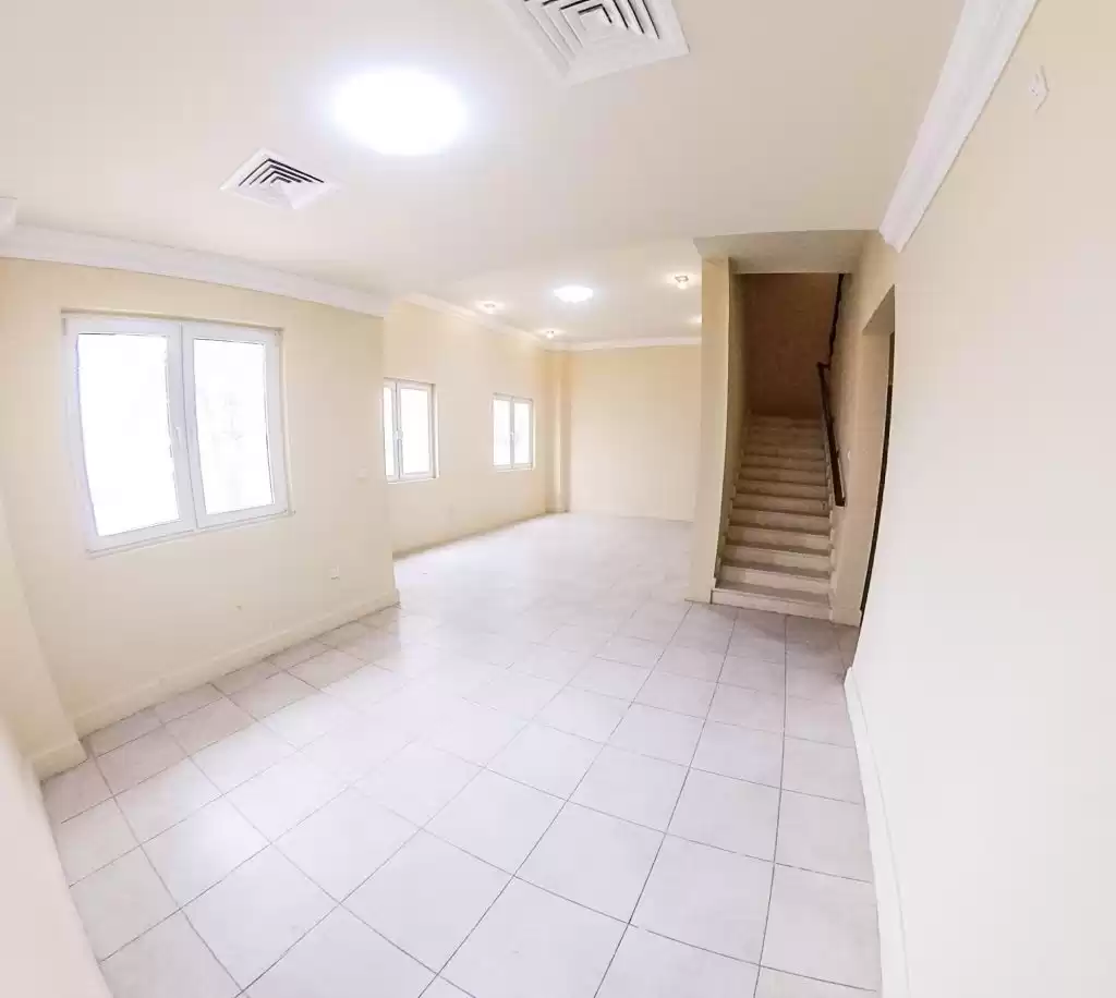 Wohn Klaar eigendom 5 Schlafzimmer S/F Villa in Verbindung  zu vermieten in Al Sadd , Doha #21170 - 1  image 