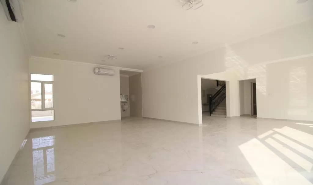 Résidentiel Propriété prête 6 + femme de chambre S / F Villa à Compound  a louer au Al-Sadd , Doha #21171 - 1  image 