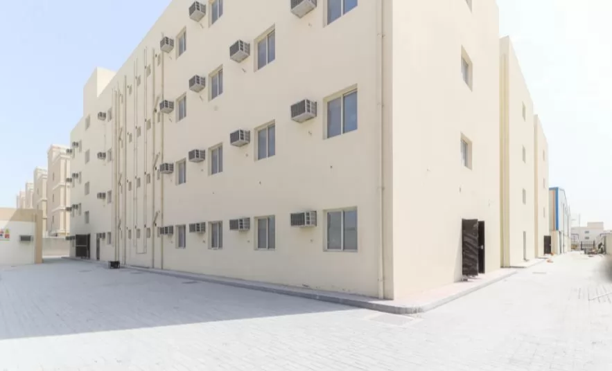 Wohn Klaar eigendom 7+ Schlafzimmer U/F Arbeidsaccommodatie  zu vermieten in Doha #21218 - 1  image 