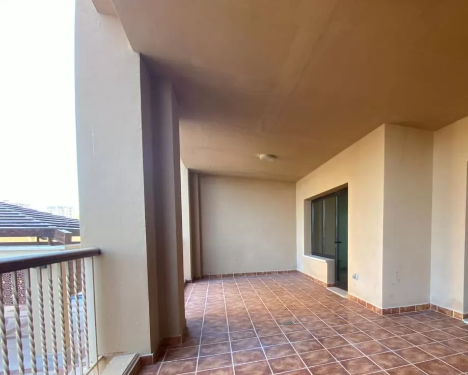 Residential Ready Property 2 Bedrooms F/F Bungalow  for rent in The-Pearl-Qatar , Doha-Qatar #21242 - 1  image 