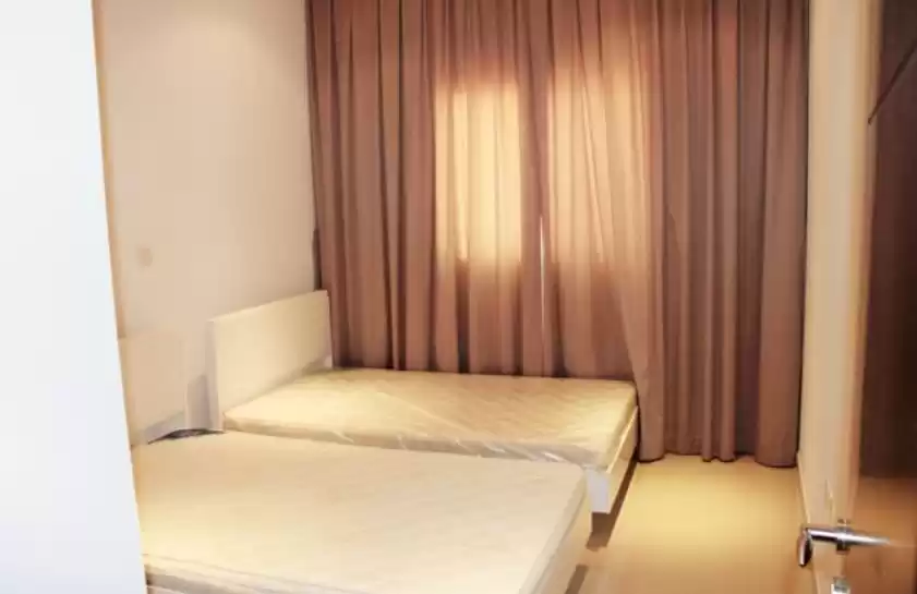 Gemischte Benutzung Klaar eigendom 2 Schlafzimmer S/F Bungalow  zu vermieten in Al Sadd , Doha #21251 - 1  image 