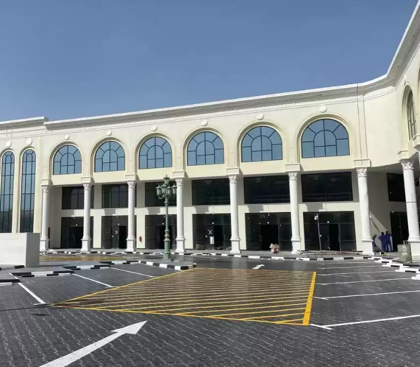 Commercial Propriété prête F / F Boutique  à vendre au Al-Sadd , Doha #21261 - 1  image 