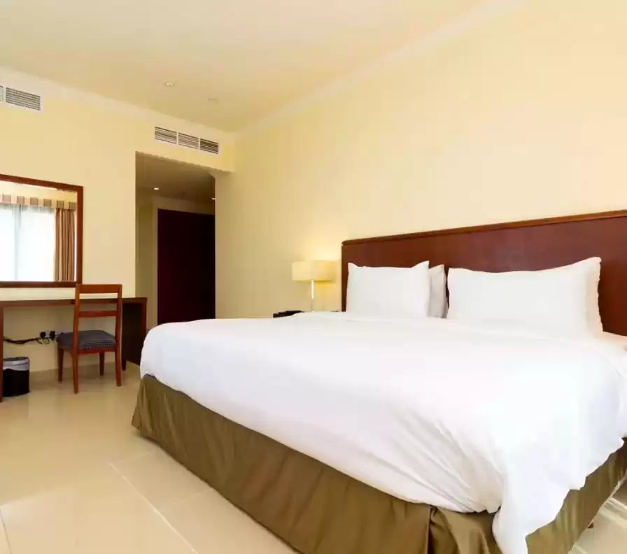 Karışık kullanım Hazır Mülk 2+hizmetçi Yatak Odası F/F Otel Daireleri  kiralık içinde Al Sadd , Doha #21337 - 1  image 