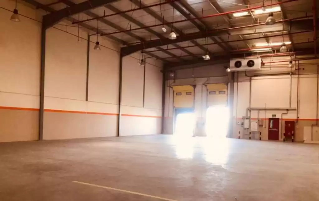 Mixed Use Ready Property U/F Warehouse  for rent in Al Sadd , Doha #21396 - 1  image 