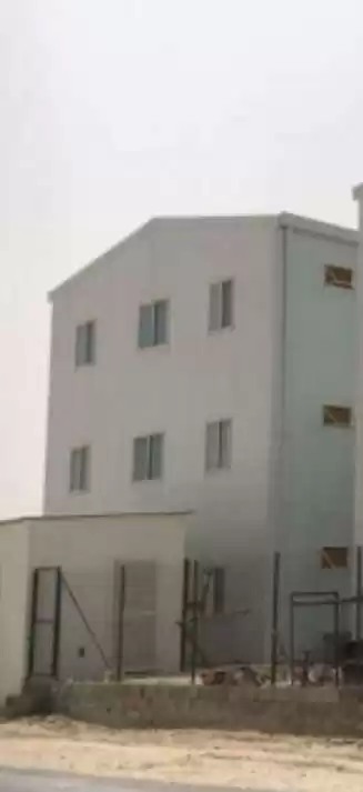 Смешанное использование Готовая недвижимость 7+ спален Н/Ф Размещение труда  в аренду в Аль-Садд , Доха #21497 - 1  image 