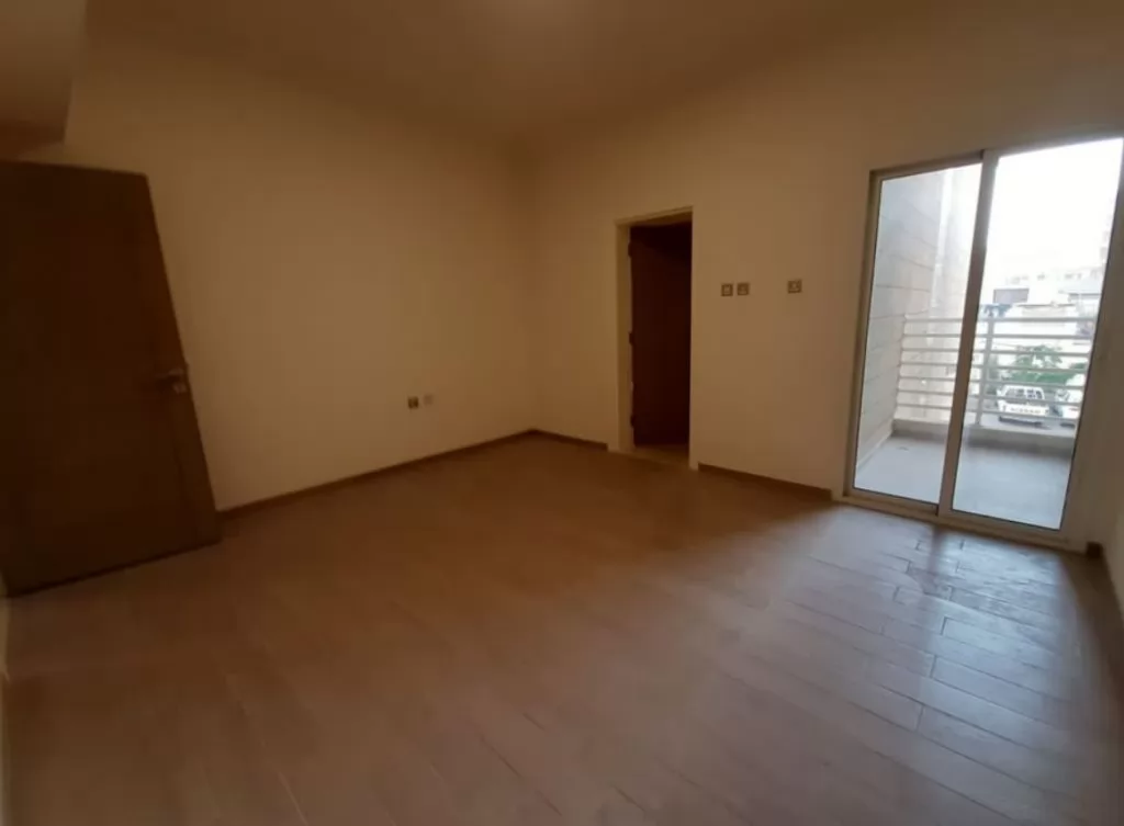 Смешанное использование Готовая недвижимость 7+ спален Н/Ф Размещение труда  в аренду в Аль-Садд , Доха #21498 - 1  image 