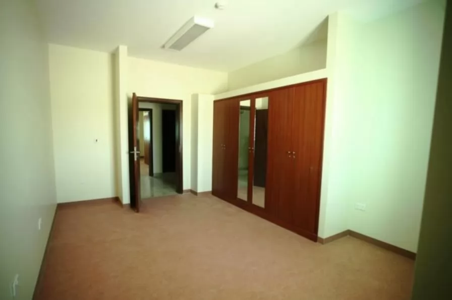 Смешанное использование Готовая недвижимость 7 спален Н/Ф Размещение труда  в аренду в Аль-Садд , Доха #21503 - 1  image 