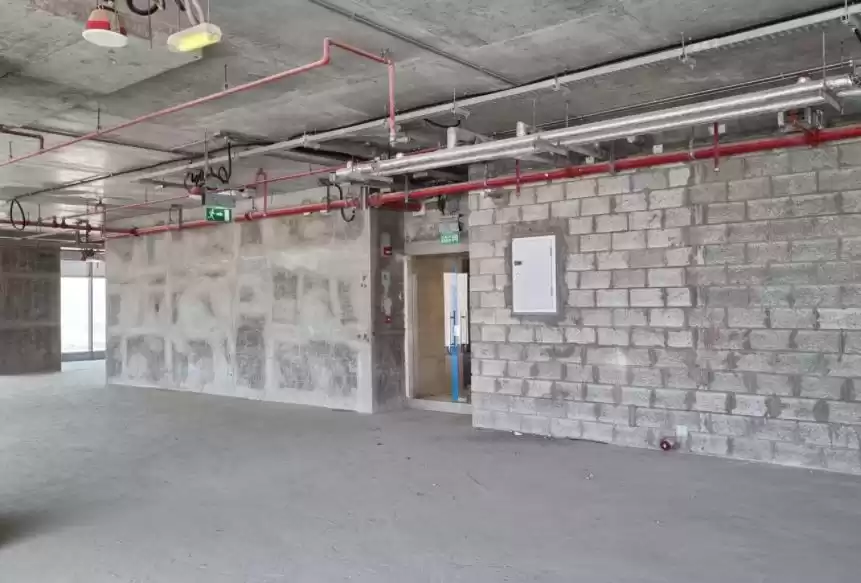 تجاری پوسته و هسته U/F طبقه کامل  برای اجاره که در السد , دوحه #21526 - 1  image 
