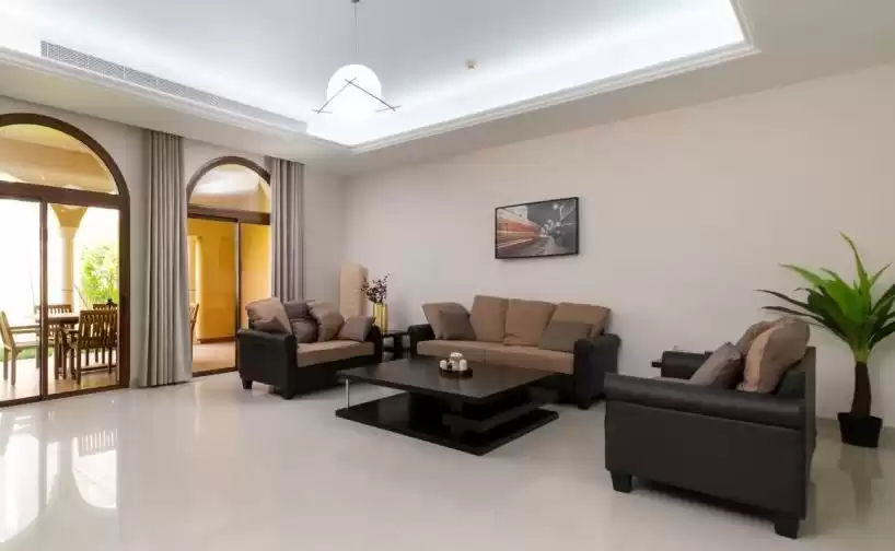 Жилой Готовая недвижимость 4+комнаты для горничных Ж/Ж Вилла в комплексе  в аренду в Аль-Садд , Доха #21565 - 1  image 