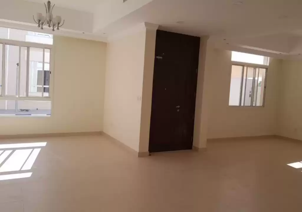 Смешанное использование Готовая недвижимость 7+ спален Н/Ф Сложный  продается в Аль-Садд , Доха #21568 - 1  image 