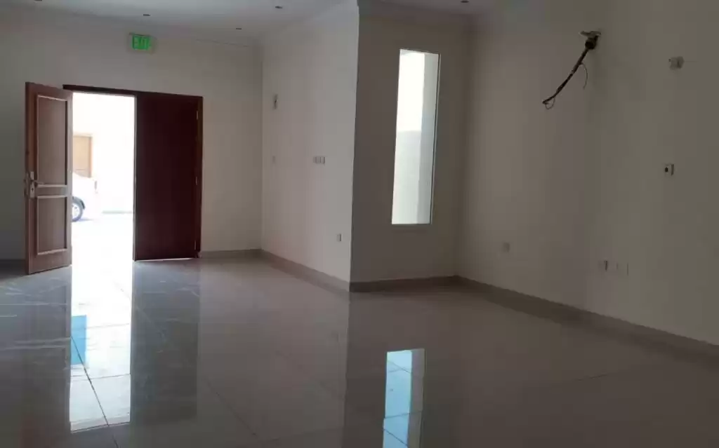 Смешанное использование Готовая недвижимость 7+ спален Н/Ф Сложный  продается в Аль-Садд , Доха #21570 - 1  image 