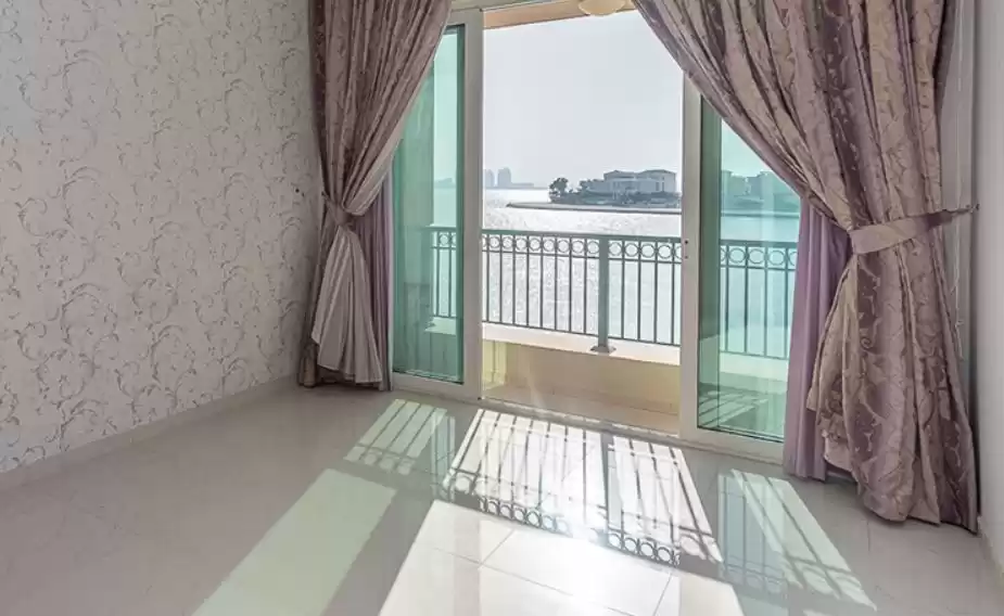 Mixte Utilisé Propriété prête 2 chambres S / F Chalet  à vendre au Al-Sadd , Doha #21587 - 1  image 