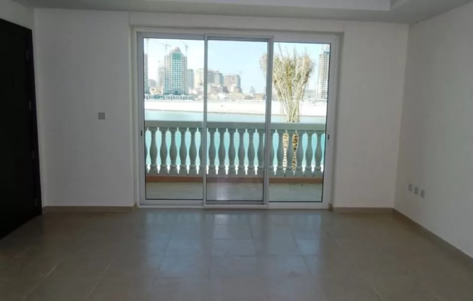 Mixed Use Ready Property 1 Bedroom U/F Chalet  for sale in The-Pearl-Qatar , Doha-Qatar #21588 - 1  image 