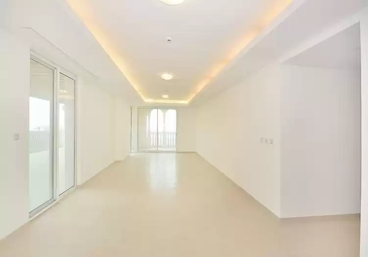 Residential Ready Property 3 Bedrooms U/F Penthouse  for sale in Al Sadd , Doha #21602 - 1  image 