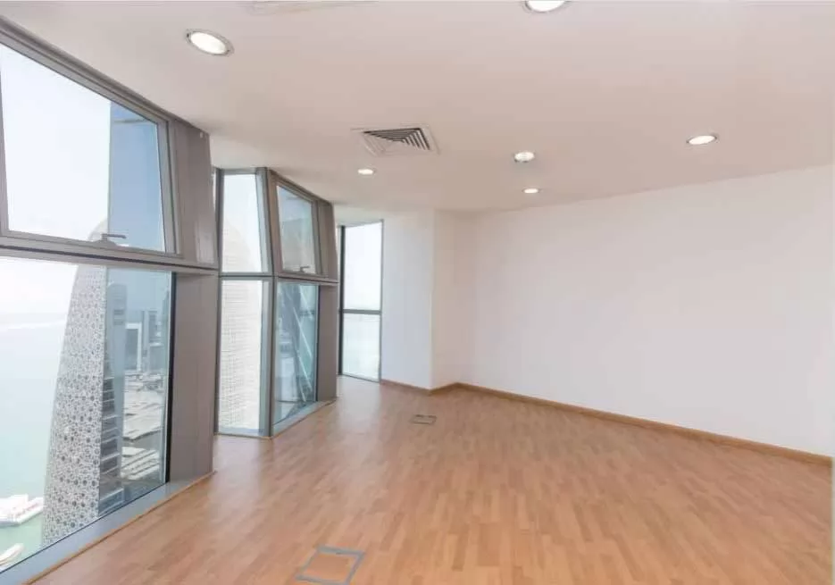 Commercial Ready Property U/F Full Floor  for rent in West-Bay , Al-Dafna , Doha-Qatar #21625 - 1  image 