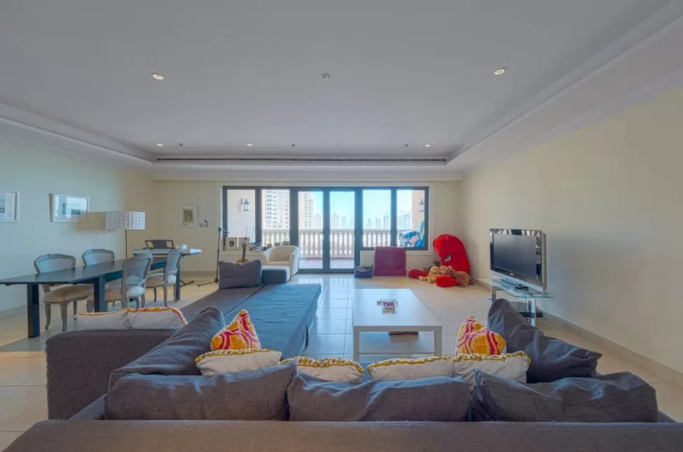 Residential Ready Property 2+maid Bedrooms F/F Apartment  for sale in The-Pearl-Qatar , Doha-Qatar #21640 - 1  image 