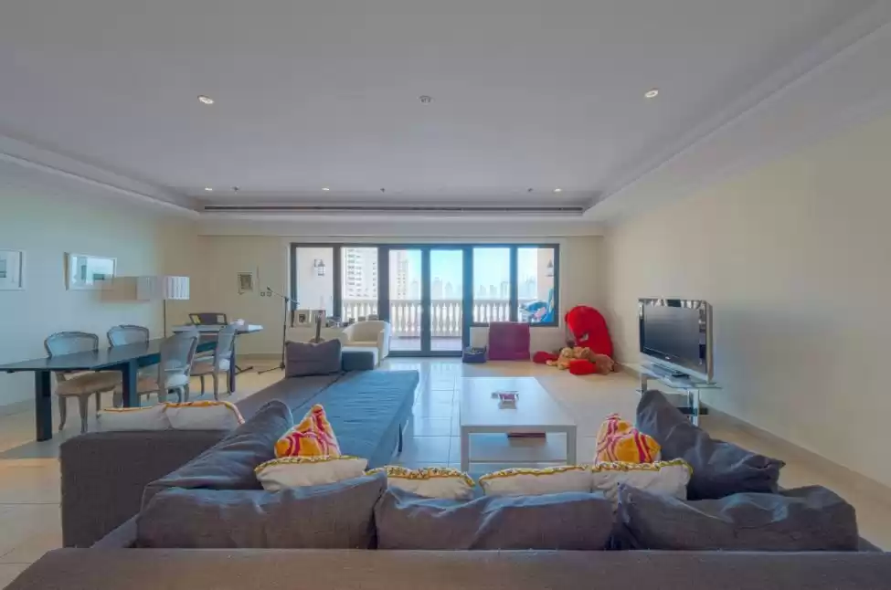 yerleşim Hazır Mülk 2+hizmetçi Yatak Odası F/F Apartman  satılık içinde Al Sadd , Doha #21640 - 1  image 
