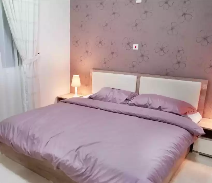 Wohn Klaar eigendom 1 Schlafzimmer F/F Wohnung  zu vermieten in Al Sadd , Doha #21652 - 1  image 