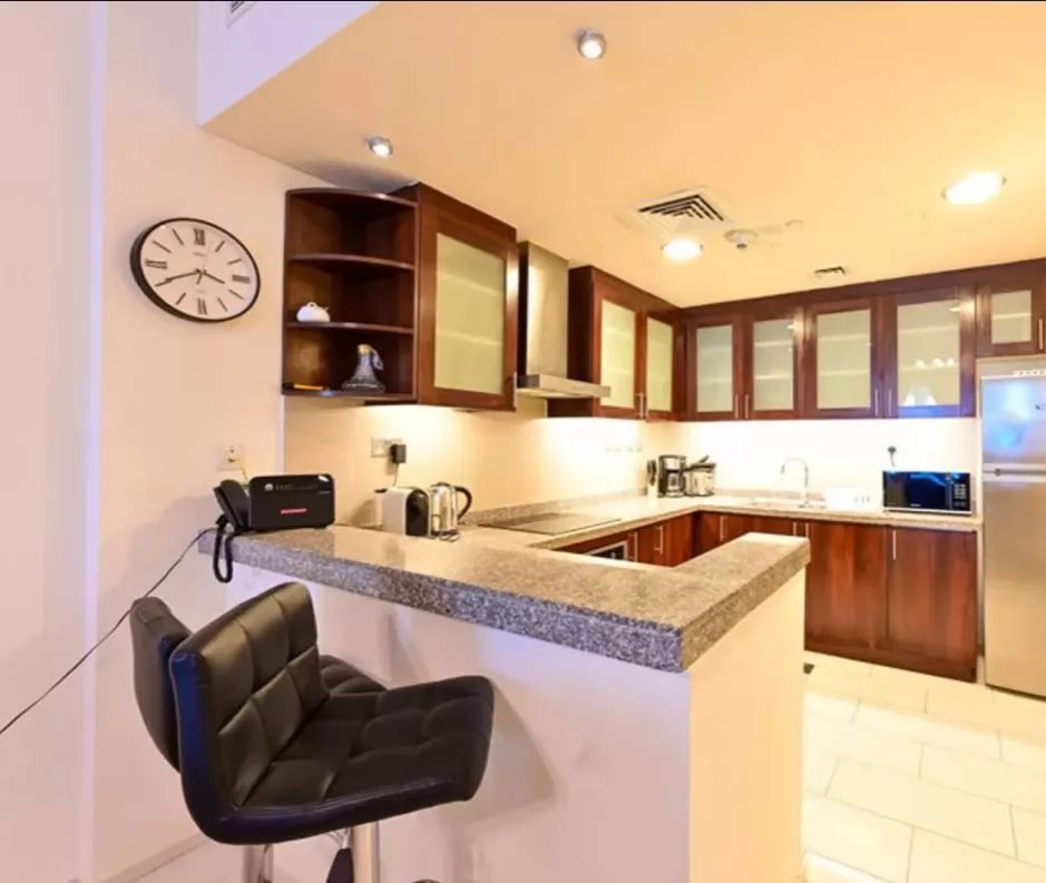Residential Ready Property 1 Bedroom F/F Apartment  for rent in The-Pearl-Qatar , Doha-Qatar #21653 - 1  image 