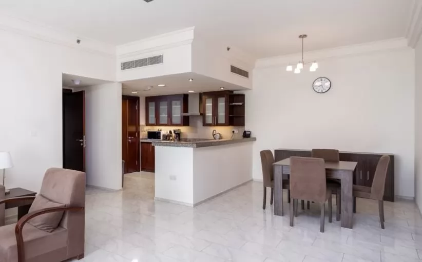 Residential Ready Property 3 Bedrooms F/F Townhouse  for rent in The-Pearl-Qatar , Doha-Qatar #21679 - 1  image 