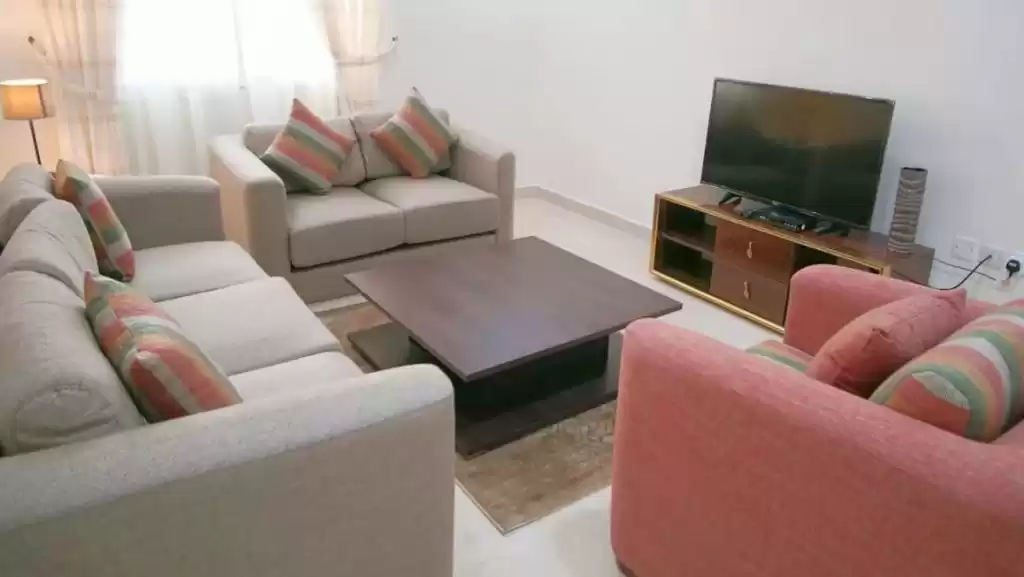 Residential Ready Property 2 Bedrooms F/F Apartment  for rent in Al Sadd , Doha #21682 - 1  image 