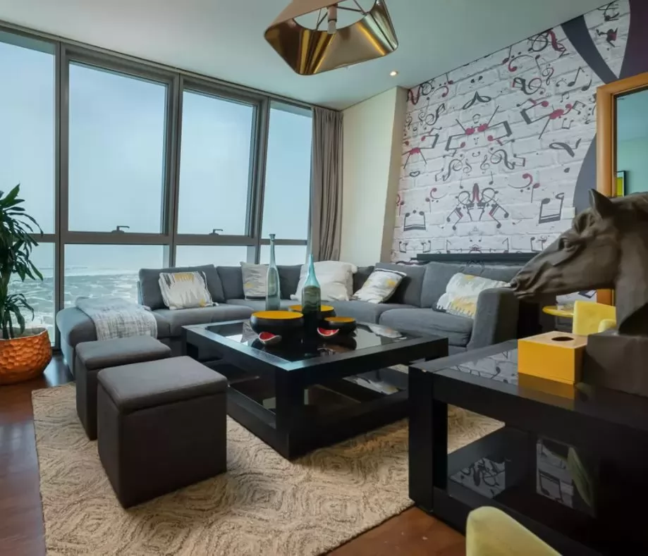 Residential Ready Property 3 Bedrooms F/F Apartment  for rent in The-Pearl-Qatar , Doha-Qatar #21684 - 1  image 