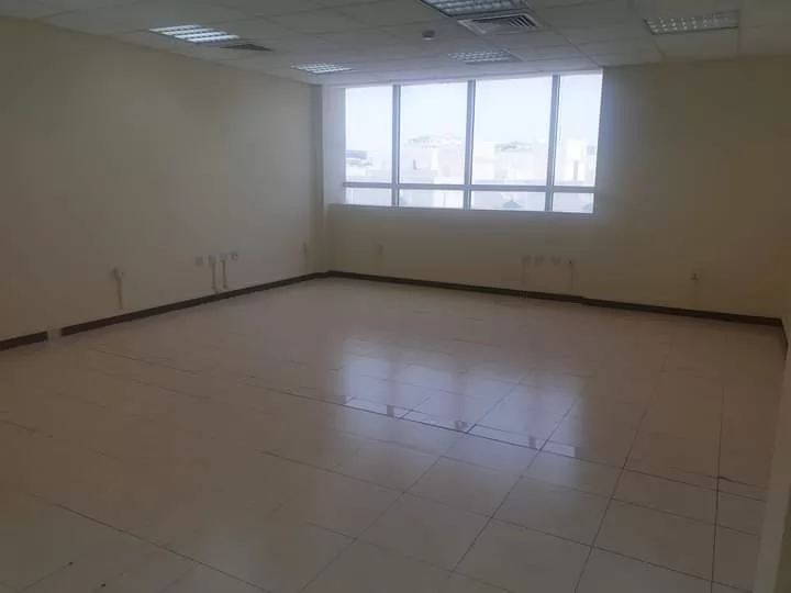 Commercial Ready Property U/F Full Floor  for rent in Al-Muntazah , Doha-Qatar #21685 - 1  image 
