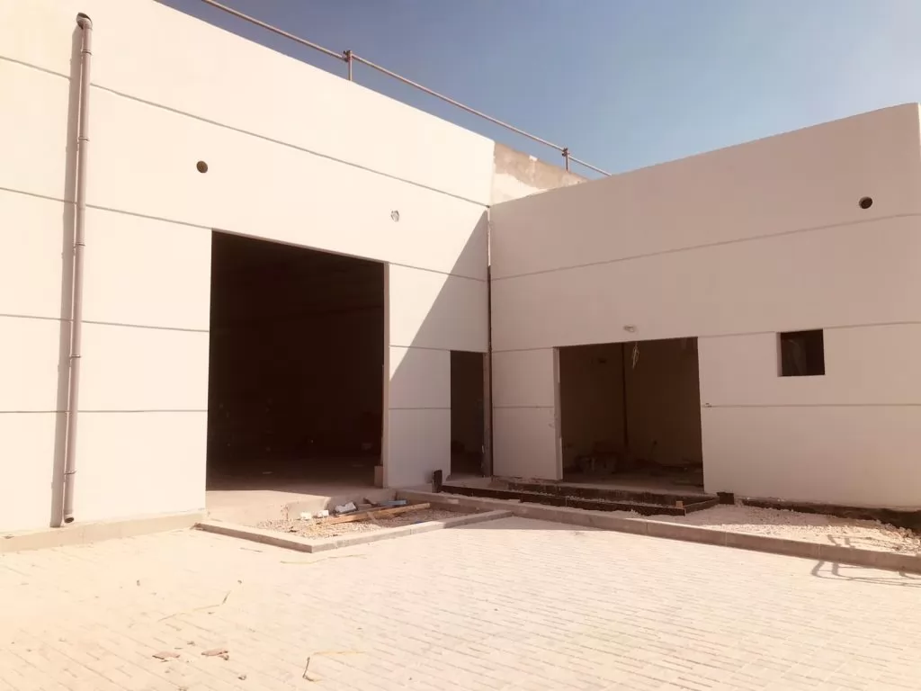 Kommerziell Klaar eigendom F/F Lagerhaus  zu vermieten in Al Sadd , Doha #21690 - 1  image 