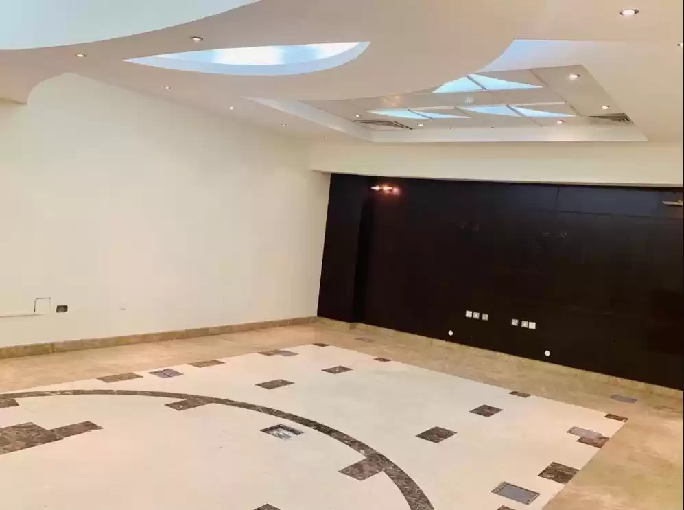 Commercial Ready Property U/F Office  for rent in Doha #21765 - 1  image 