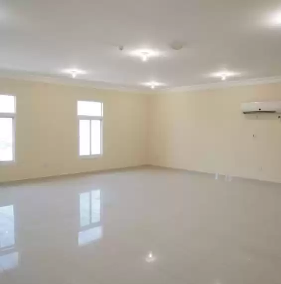 Commercial Ready Property U/F Office  for rent in Al Sadd , Doha #21773 - 1  image 