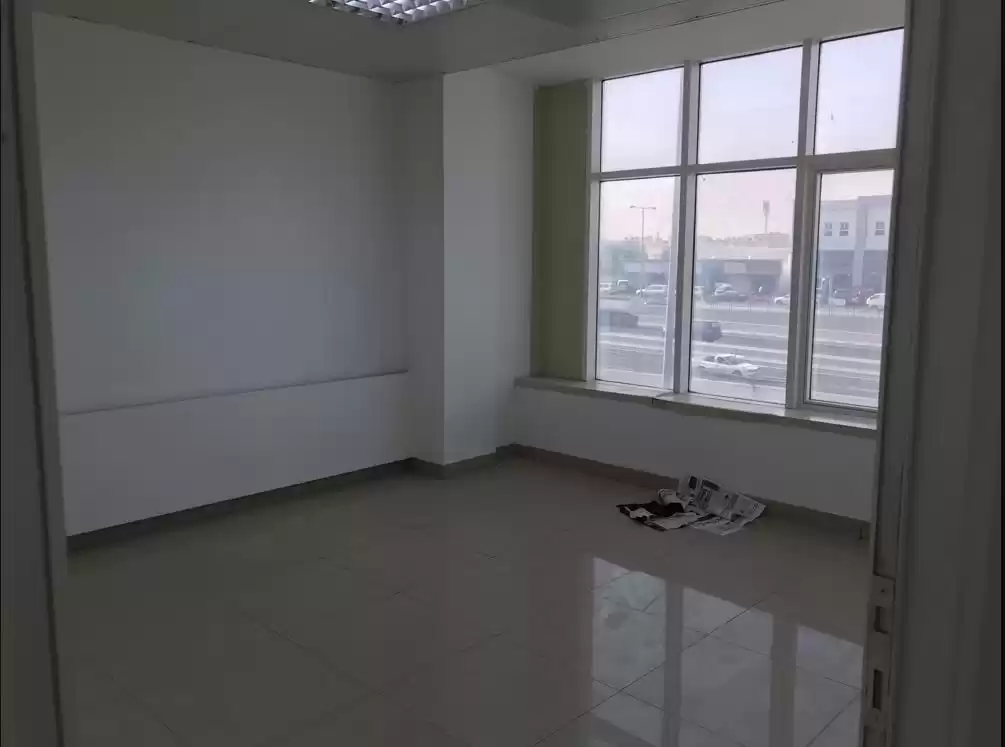 Коммерческий Готовая недвижимость Н/Ф Офис  в аренду в Доха #21776 - 1  image 
