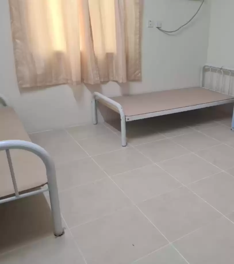 سكني عقار جاهز 7+ غرف  نصف مفروش مخيم عمال  للإيجار في السد , الدوحة #21793 - 1  صورة 