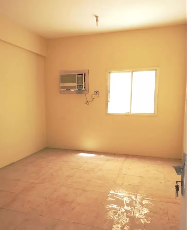 Residential Ready Property 7+ Bedrooms U/F Labor Camp  for rent in Industrial-Area - New , Al-Rayyan-Municipality #21803 - 1  image 