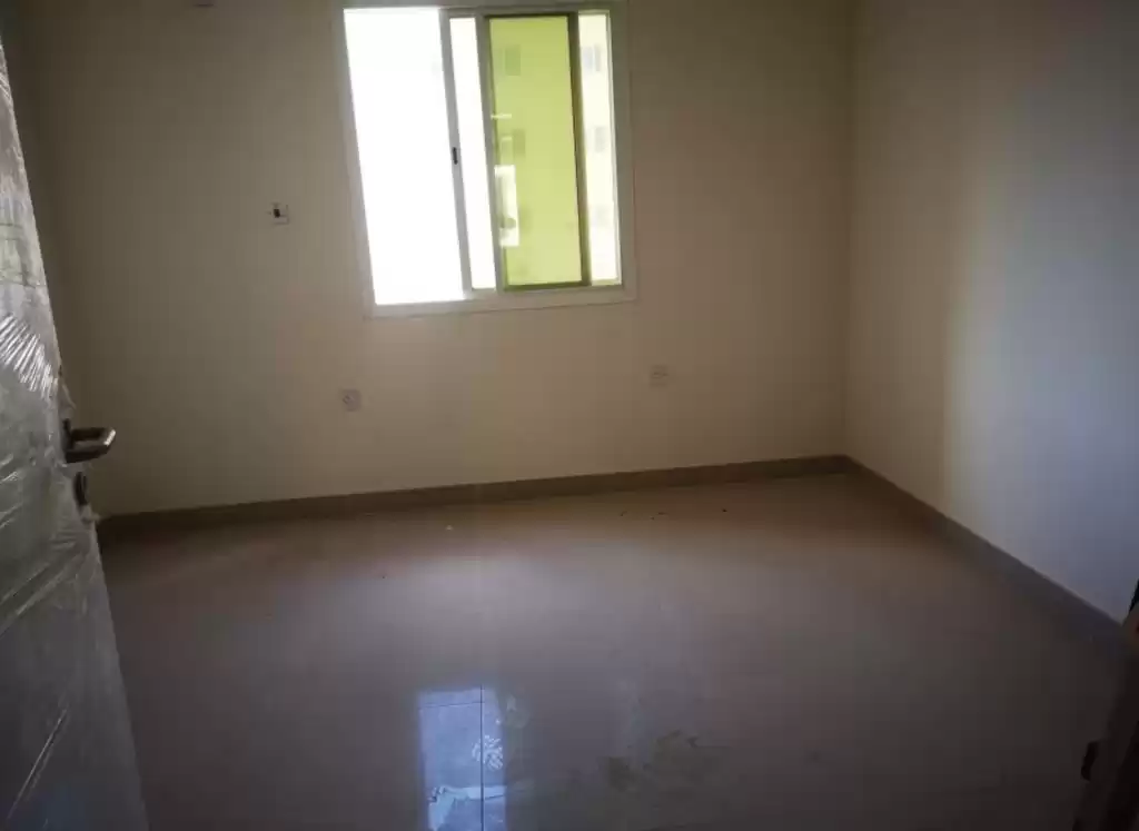 Residential Ready Property 7+ Bedrooms U/F Labor Camp  for rent in Al Sadd , Doha #21804 - 1  image 