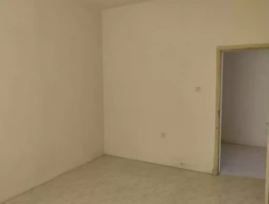 Жилой Готовая недвижимость 7+ спален Н/Ф Трудовой лагерь  в аренду в Аль-Садд , Доха #21807 - 1  image 