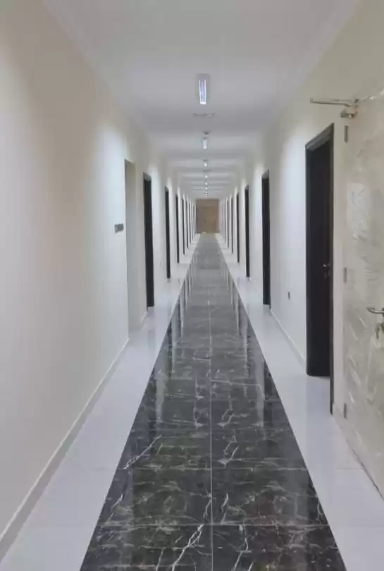 Wohn Klaar eigendom 7+ Schlafzimmer U/F Arbeitslager  zu vermieten in Al Sadd , Doha #21810 - 1  image 