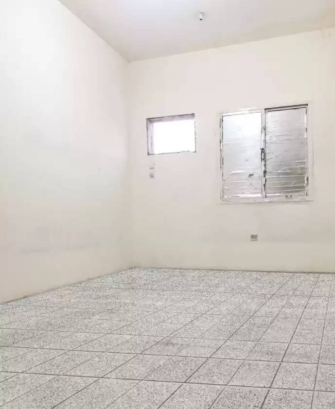 Wohn Klaar eigendom 7+ Schlafzimmer U/F Arbeitslager  zu vermieten in Al Sadd , Doha #21812 - 1  image 
